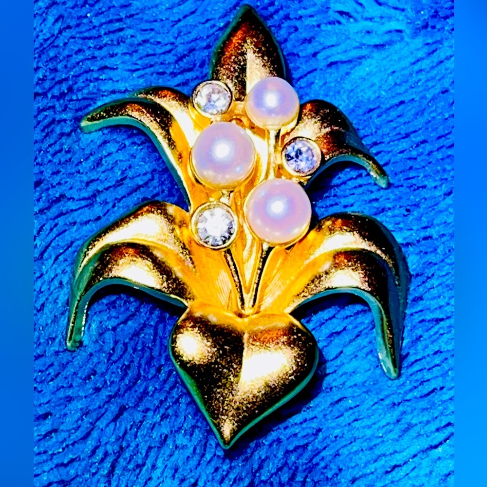 Vintage Broach with Faux Pearls and Crystals. Stamped but can’t read it.